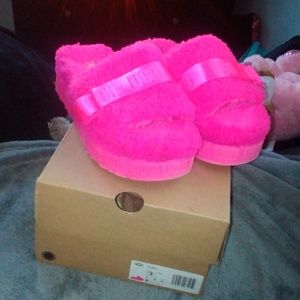 Ugg slide slippers